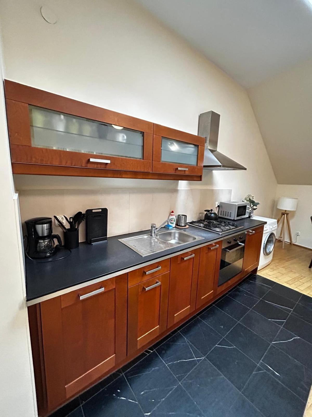Golden Apartments With Lift - Old Town คราคูฟ ภายนอก รูปภาพ
