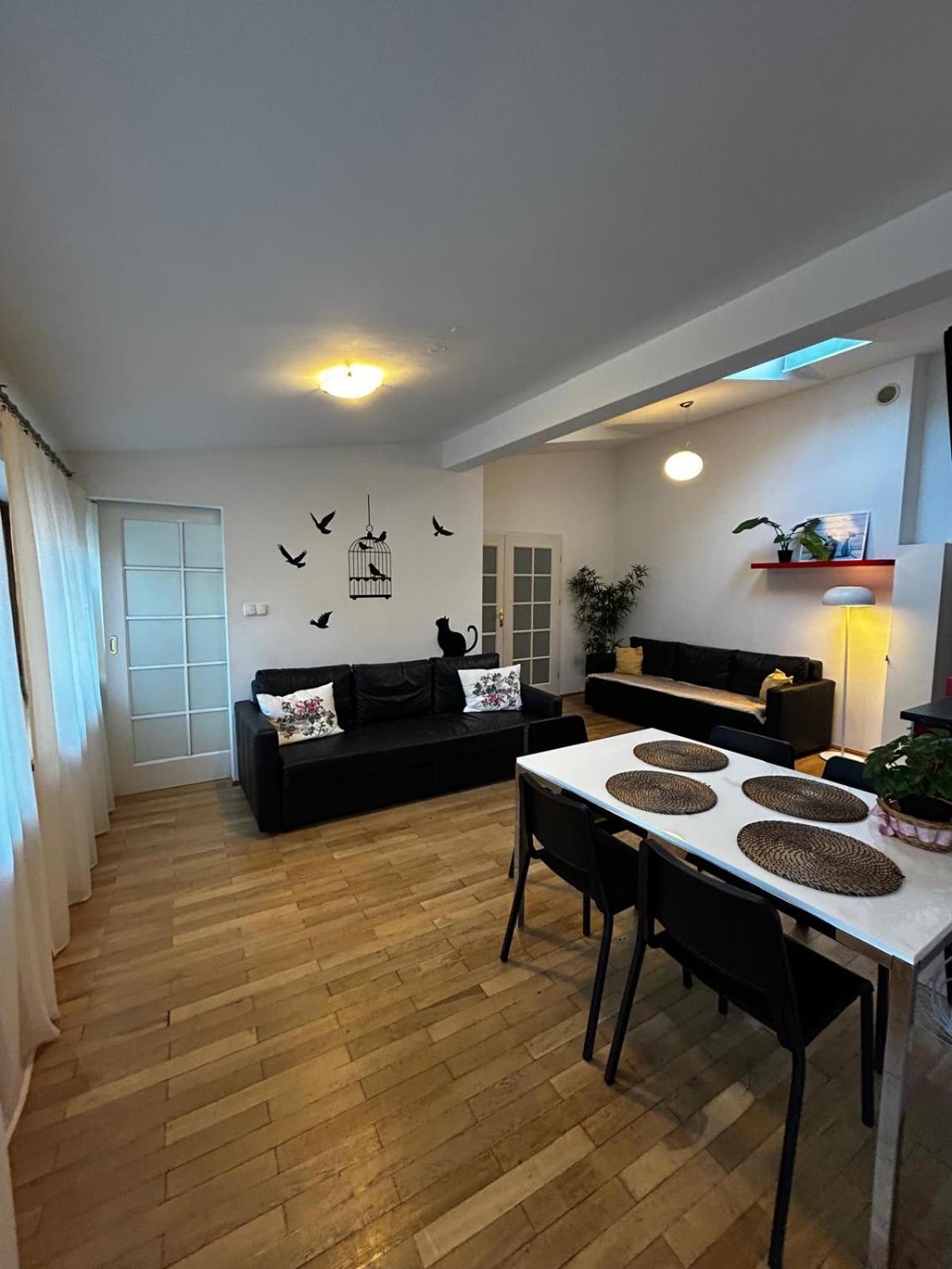 Golden Apartments With Lift - Old Town คราคูฟ ภายนอก รูปภาพ