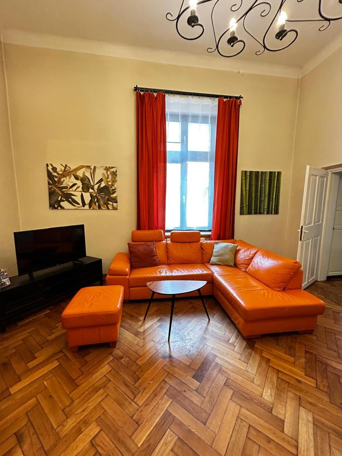 Golden Apartments With Lift - Old Town คราคูฟ ภายนอก รูปภาพ